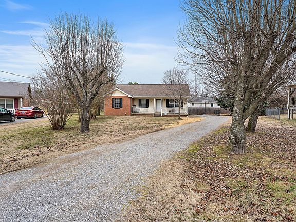 4th image of 405 Indian Hills Ct