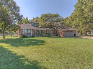 9788 E Palm Tree Rd, Claremore, OK 74019