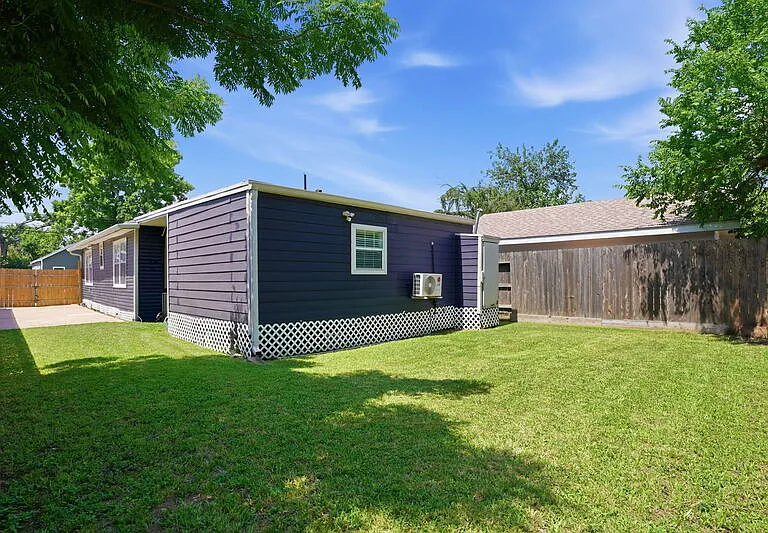 5315 Bell St — Photo 20