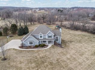 S80W29640 Shallow Waters Cir, Mukwonago, WI 53149