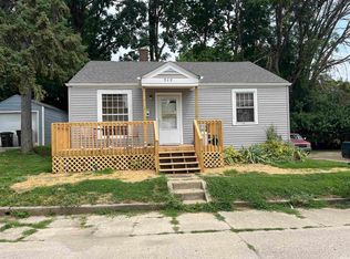 929 Emmett Ln, Fort Wayne, IN 46805