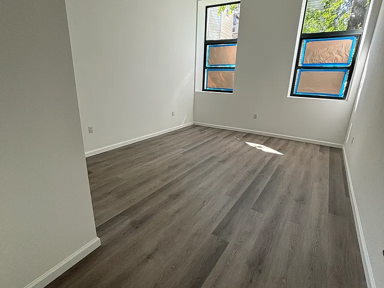 24-30 Elm St #202 — Photo 4