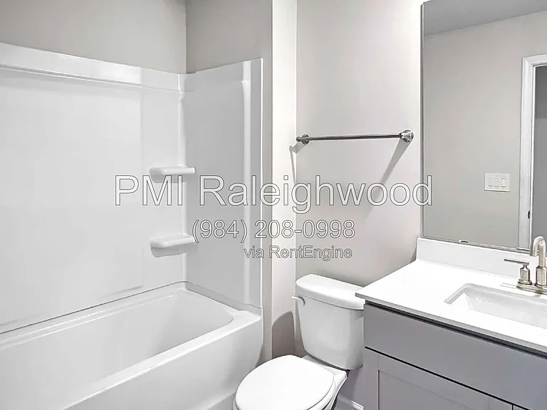 671 Rolling Fields Dr — Photo 17