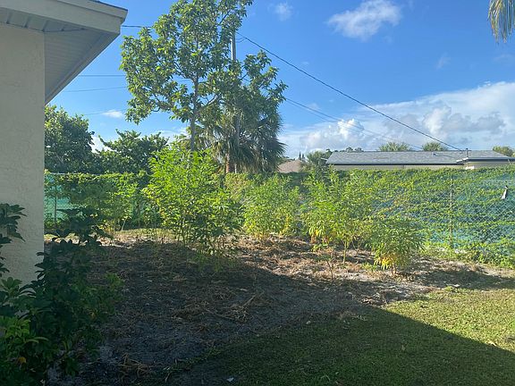 4th image of 806 NW 1st St