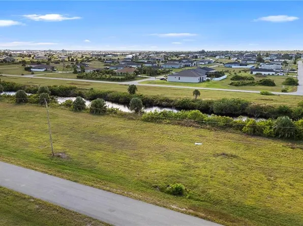 4022 NW 37th AVE, CAPE CORAL, FL 33993