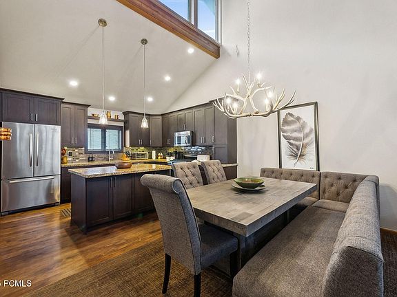 4th image of 1570 Deer Valley Dr