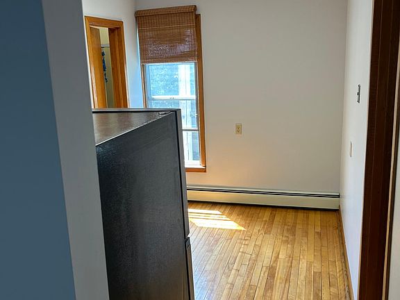 4th image of 1700 Como Ave SE #2