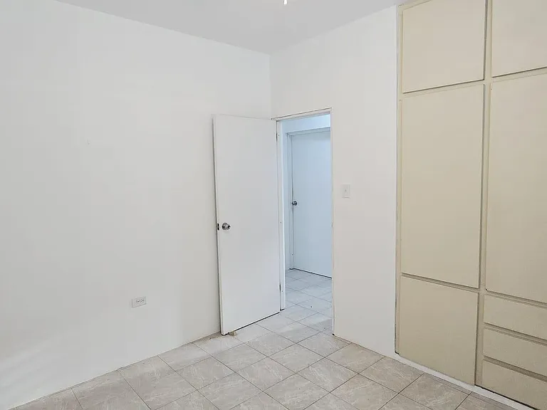GG-4 2nd F Calle 28 — Photo 16