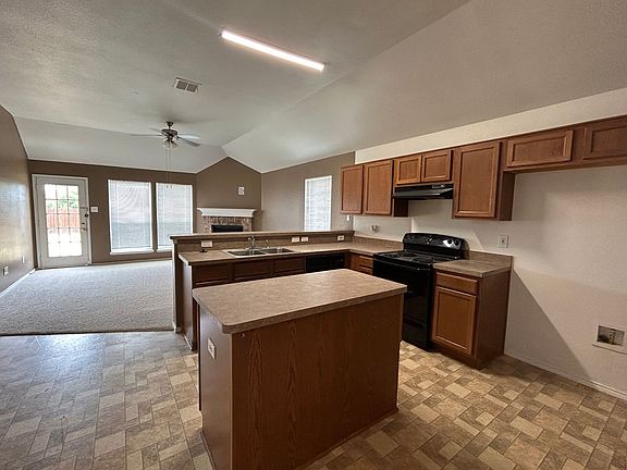 4th image of 1020 Trinidad Dr