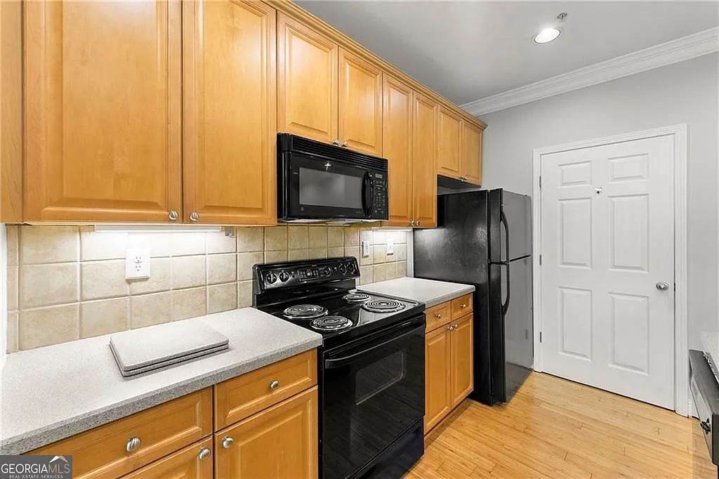 1 bed, 1.0 bath, 869 sqft, $1,695 — Photo 4
