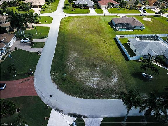 5th image of 4901 SW 26th Ave