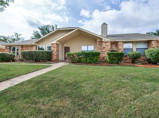 105 Hickory Springs Dr, Euless, TX 76039