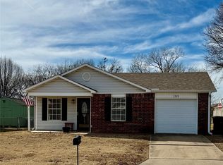 1929 Lexington Rd, Claremore, OK 74017