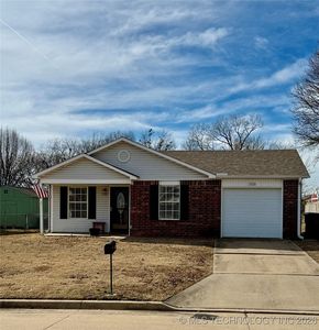 1929 Lexington Rd, Claremore, OK, 74017