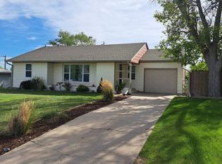 414 Henkens Dr, Chadron, NE 69337