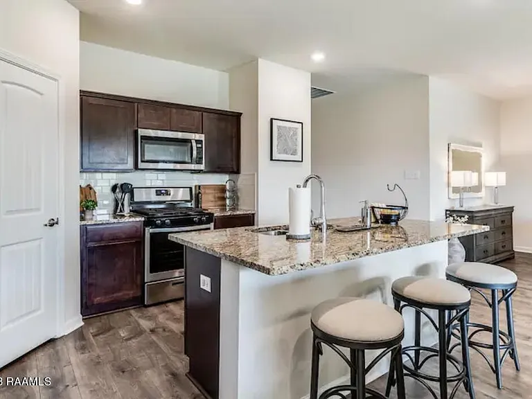 406 Starlight Dr — Photo 5