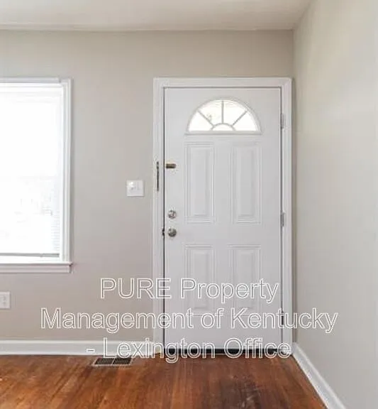817 Marcellus Dr — Photo 4