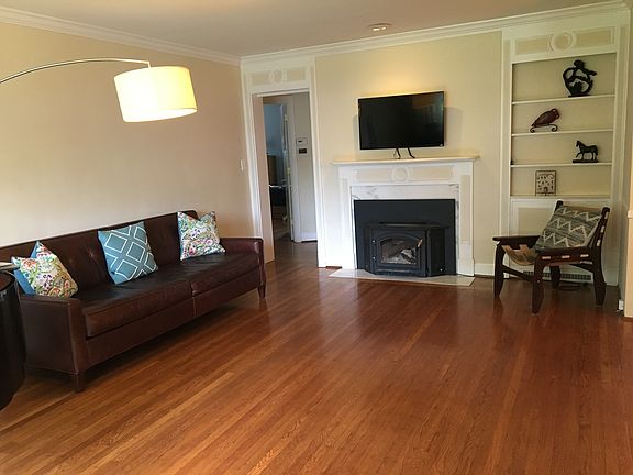 4th image of 2618 McCoy Way