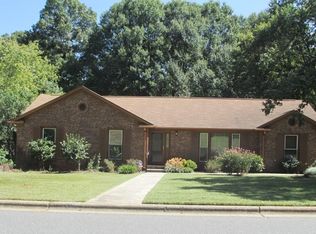 2800 Asbury Ter, Greensboro, NC 27408