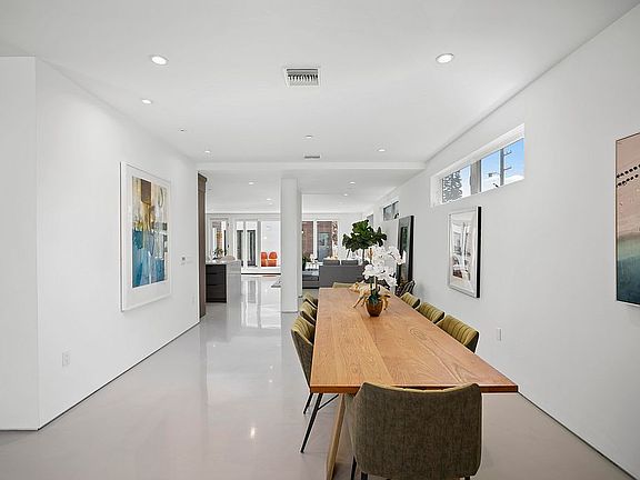 2nd image of 3564 Ashwood Ave