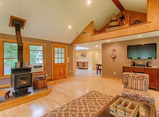 8 Locust Lake Rd, Hope Twp, NJ 07825