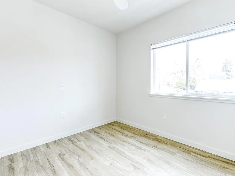 1220 Mapleton Ave — Photo 18