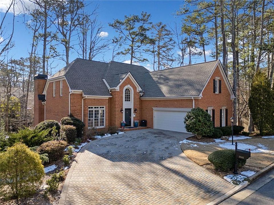 1st image of 2585 Club Springs Dr