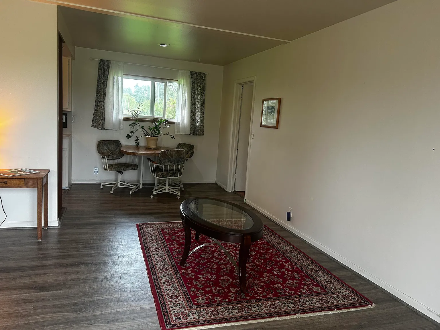3 bed, 1.0 bath, 1230 sqft, $1,800 — Photo 3