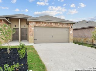 2555 Pioneer Rd, Seguin, TX 78155