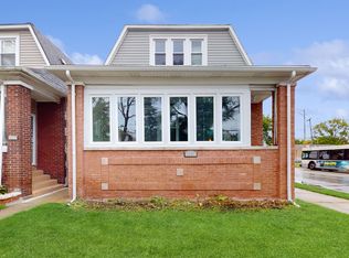 2001 E 93rd St, Chicago, IL 60617