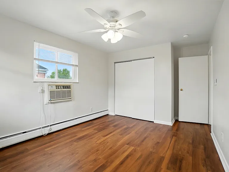 7839 Newbedford Ave #4 — Photo 31