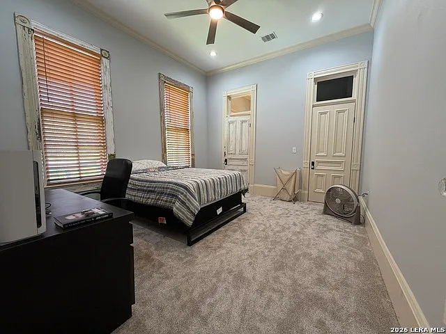 1133 E Crockett St — Photo 20