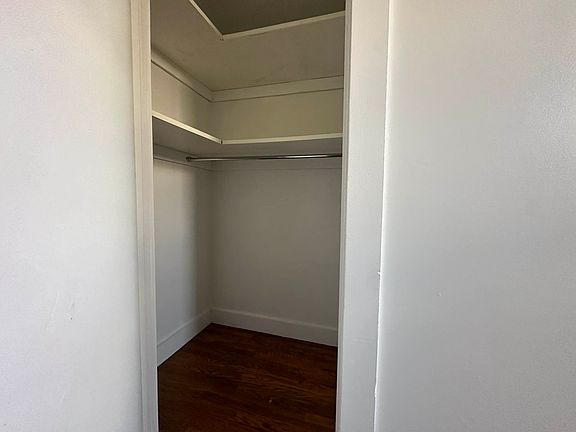 4th image of 291 Jefferson Ave #1B