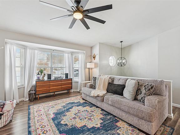 4th image of 4576 Prospect Dr