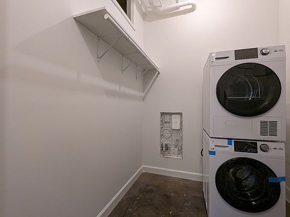 4th image of 305 6th St #201
