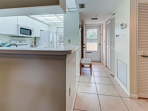 5th image of 1033 Wexford Blvd
