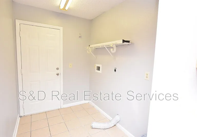 1107 King Ave — Photo 11
