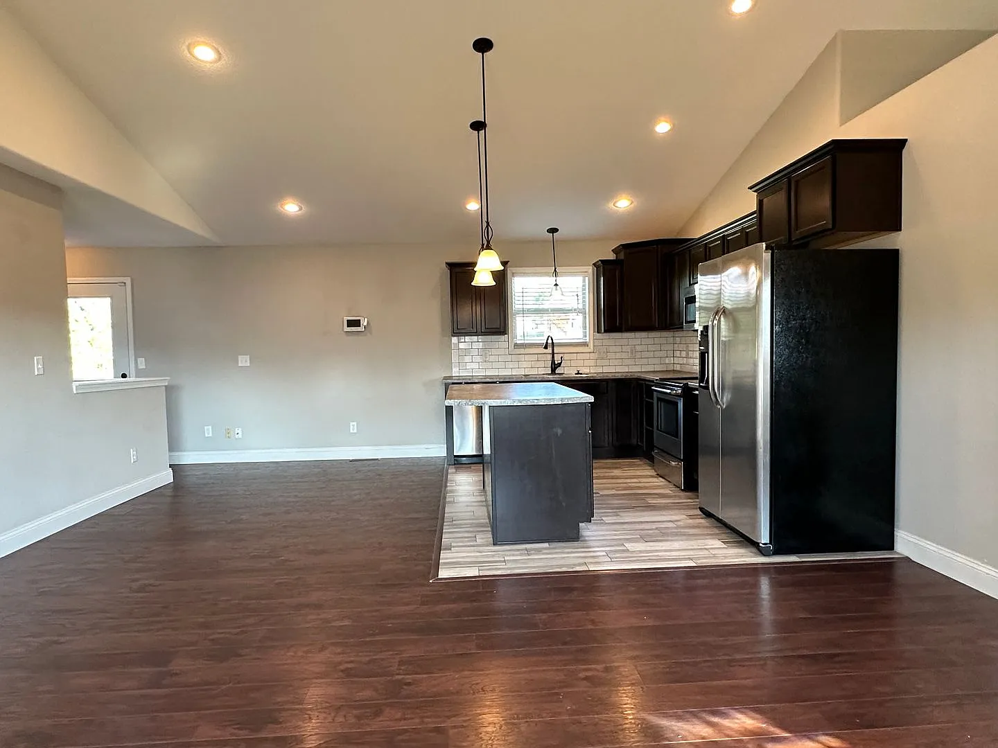 4 Bedroom 3 Bath 2 Stall Garage in Waynesville - Available with 30 day notice — Photo 4