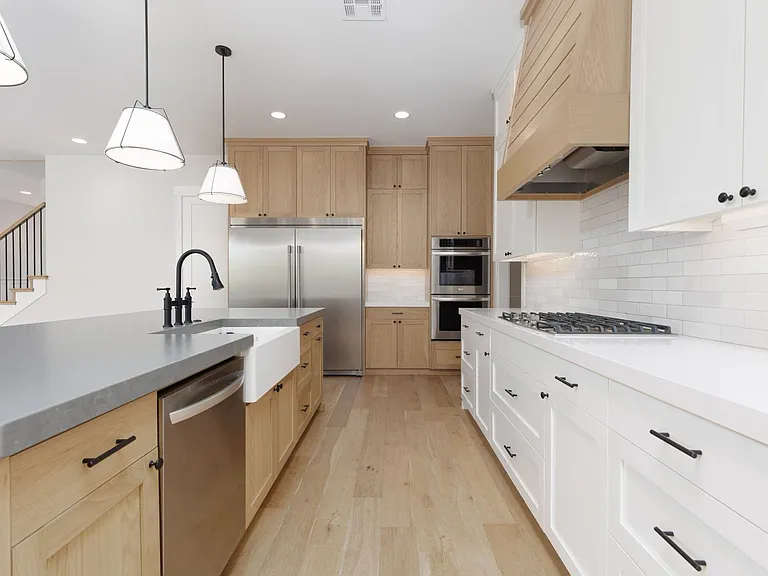 1621 W Approach Ln — Photo 21