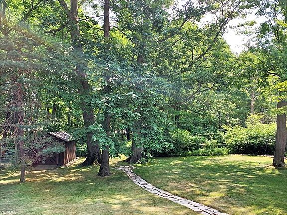 4th image of 7711 Edgewood Ln