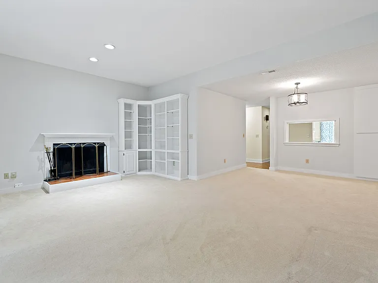 1 Weybridge Pl — Photo 6