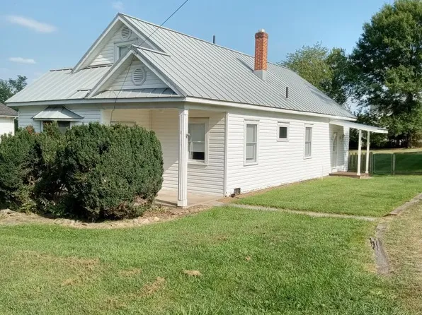 8611 Anderson Ave, Marshall, VA 20115