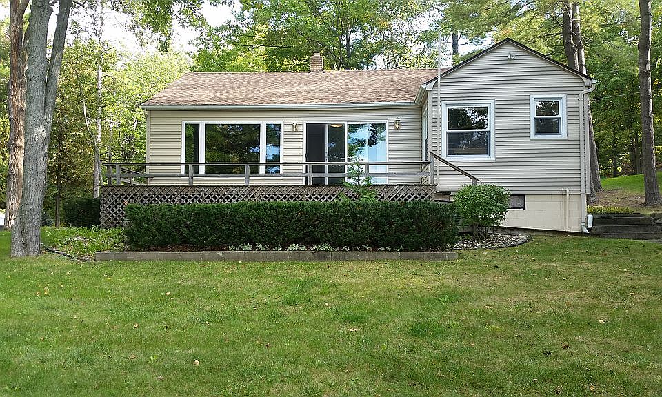 1st image of 1322 S Lake Dr