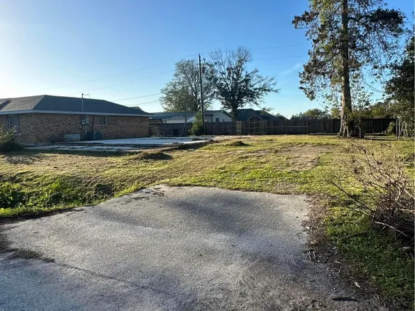 305 Melanie Ln, Gray, LA 70359