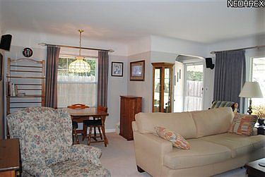 4th image of 10620 Meadowbrook Dr