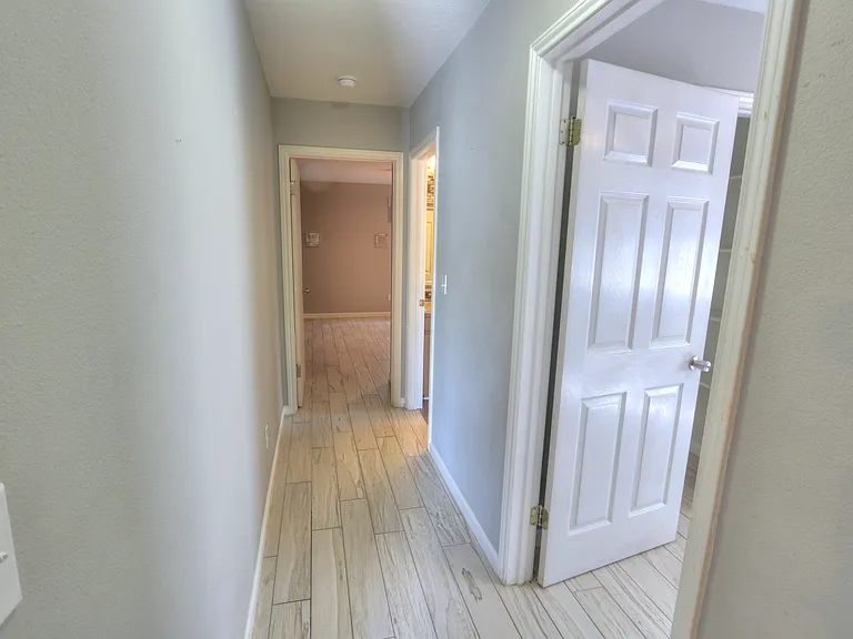 7714 Odessa Dr — Photo 26