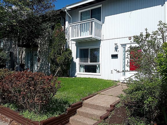 2nd image of 227 Greenfield Ct