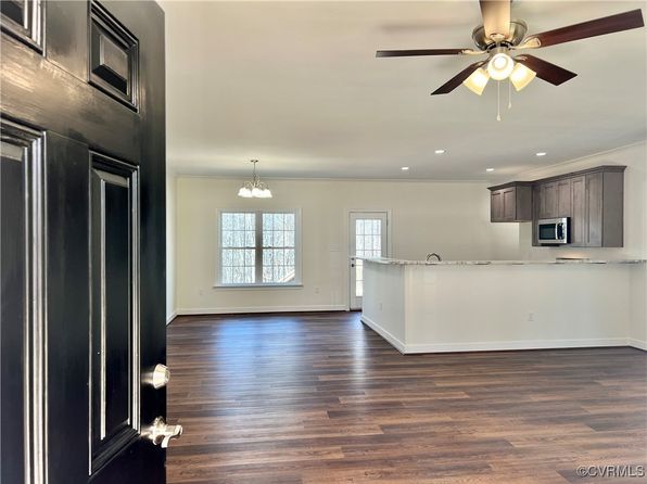 423 Bradshaw Rd, Rice, VA 23966
