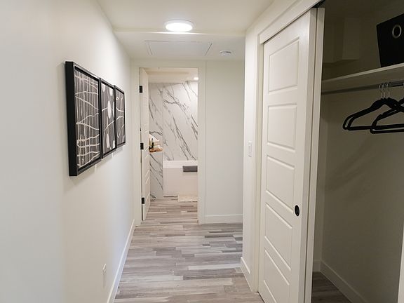 4th image of 1019 17th Ave SW #1433601