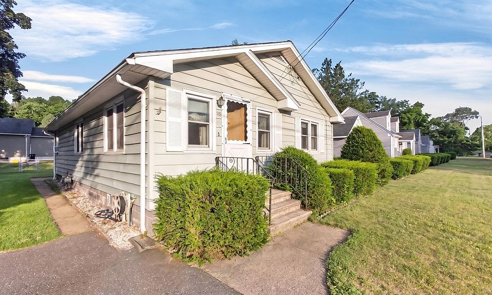 1st image of 23 Thompson St